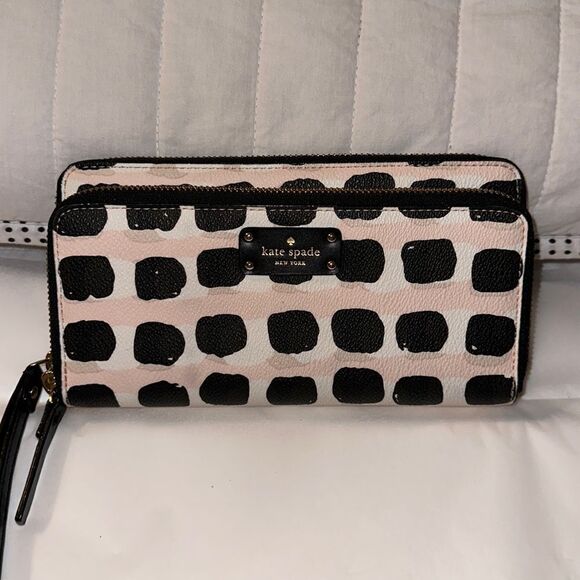 Kate Spade Grove Street Black White Beige Blush Pink Large Wristlet Wallet - Picture 1 of 13
